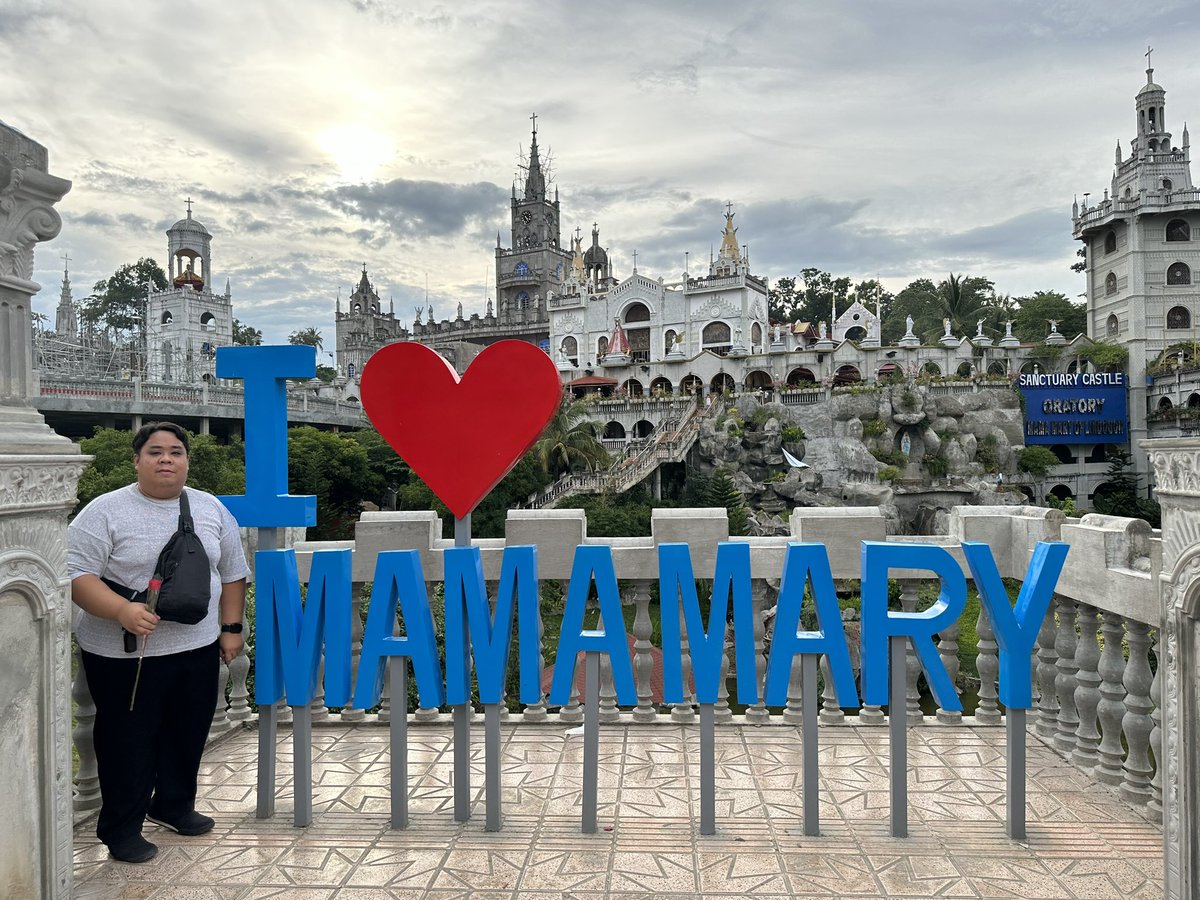YanBasa's tweet photo. When in Simala... ❤️ #MamaMary #virginmary #simala #simalashrine https://t.co/0Z5YQFHu97