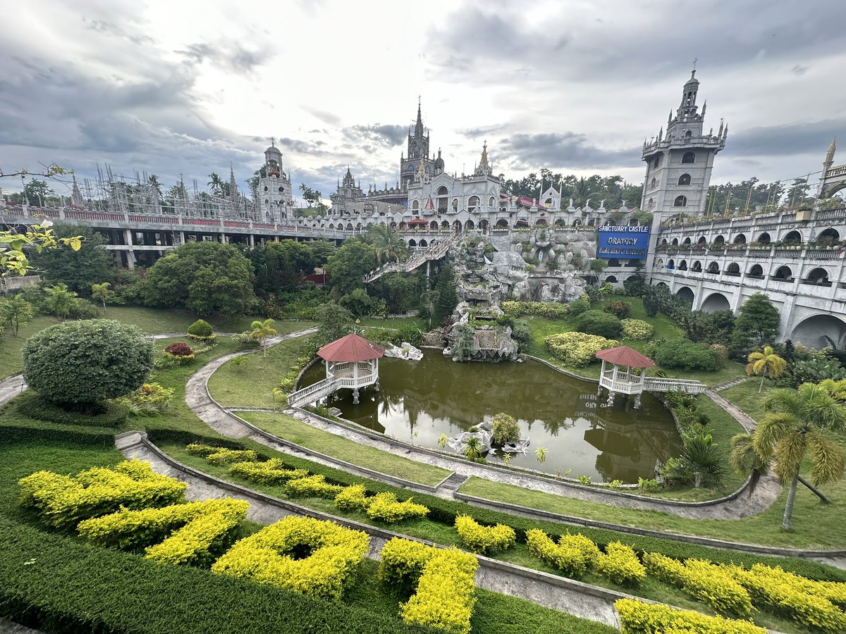 YanBasa's tweet photo. When in Simala... ❤️ #MamaMary #virginmary #simala #simalashrine https://t.co/0Z5YQFHu97