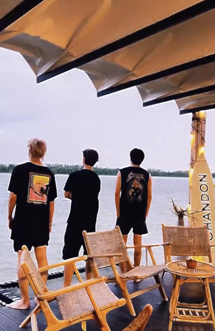 ไม่เห็นหน้าแต่รู้ว่าหล่อ งงมาก