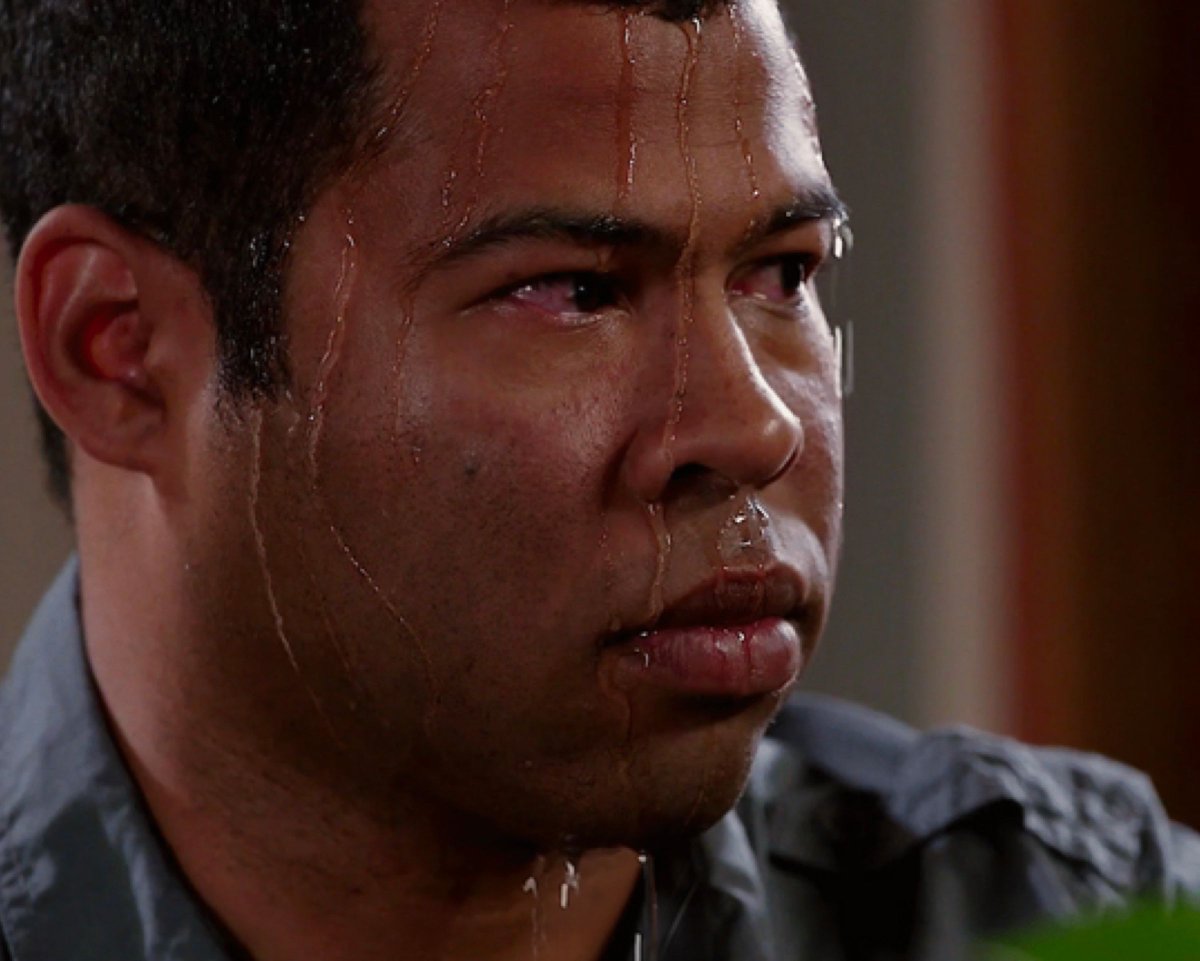 9GAG's tweet photo. When you are the tech guy in the family and hear someone say grandma got a new phone https://t.co/WbLjMy4jVP