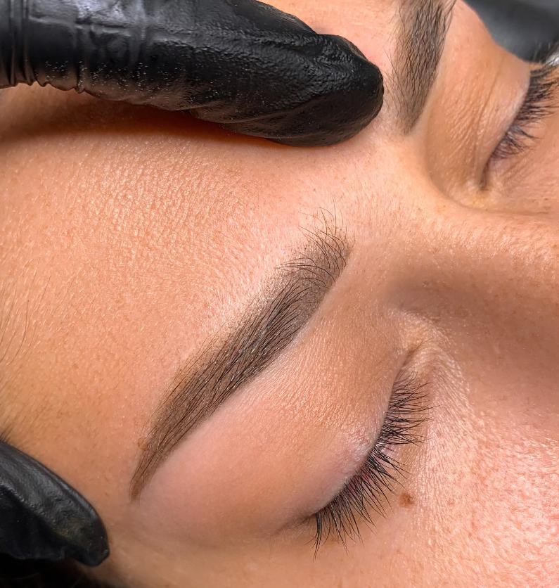 Joanapermanent's tweet photo. Refresh after one year🤍
If you are no longer happy with the color or saturation of your eyebrows. https://t.co/MY9XNYeOu9