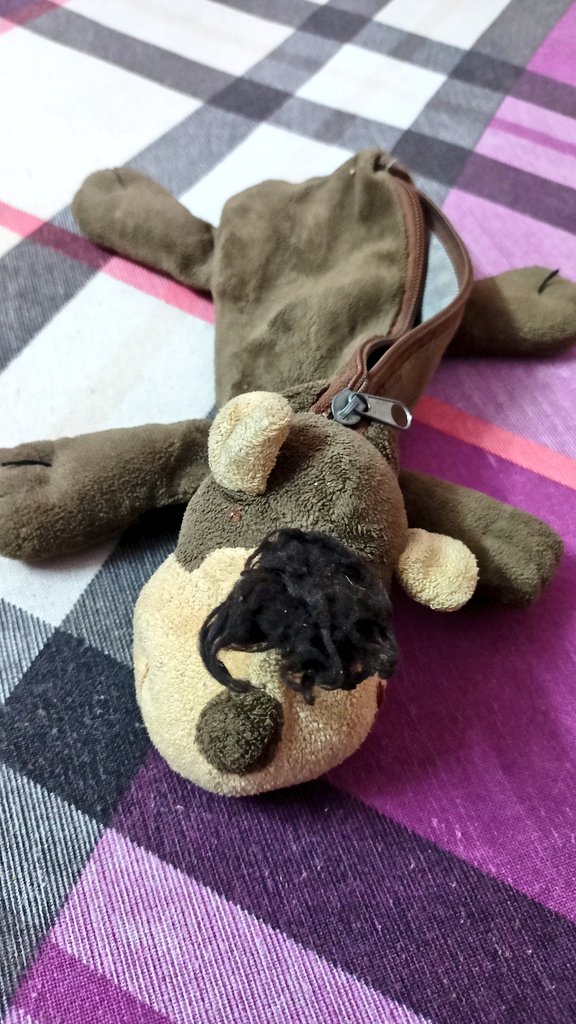 Khushbu711's tweet photo. A pencil pouch I bought as a kid. ๐คฉ
#diwalicleaning #cute #pencilboxes https://t.co/wURgrnaXa3