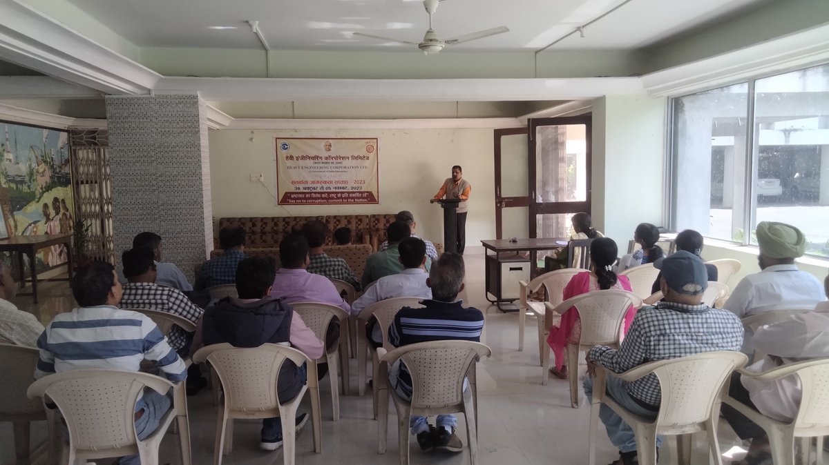 On Day3 of #vigilanceawarenessweek2023 workshops on PIDPI & Functions of T.A. Div. were organised at HQ. Later a debate competition on the topic “Say no to corruption; commit to the Nation” was also organised in which many officers and workers participated. @CVCIndia @MHI_GoI