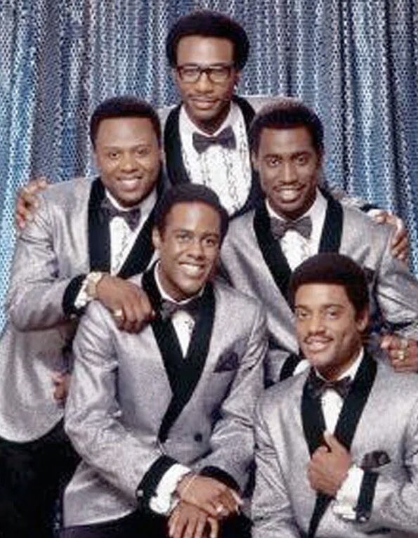 Kemani_0718's tweet photo. November 1st,1998🎥
8:00 Central Time
25 years ago today, part one of the Temptations’ two-part miniseries premiered on NBC. https://t.co/D12vjL7l3B