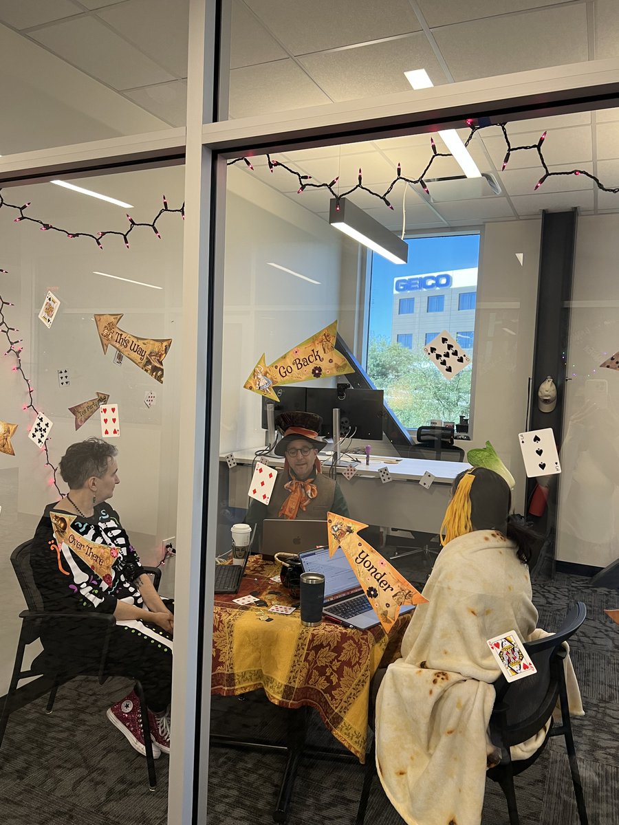 UAZTechLaunch's tweet image. Innovation doesn&apos;t take a holiday at Tech Launch Arizona, but it does dress up for Halloween! 🎃 Congratulations to our best office decor winner, Nacho Libre, and best costume, Nana Nana the Dancing Banana. #HappyHalloween #SpookyInnovation #TLAHalloween #InnovateHauntRepeat