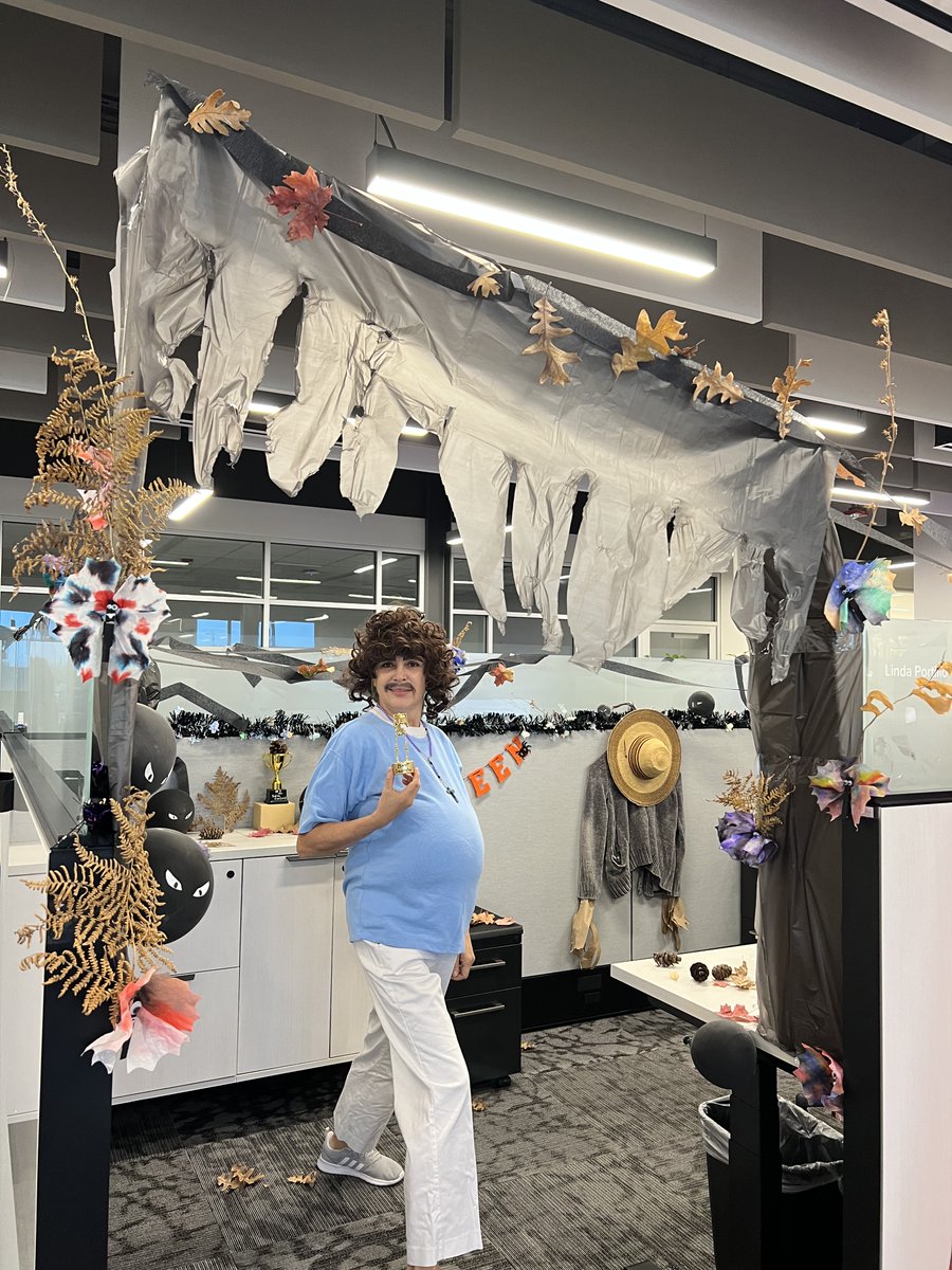 UAZTechLaunch's tweet image. Innovation doesn&apos;t take a holiday at Tech Launch Arizona, but it does dress up for Halloween! 🎃 Congratulations to our best office decor winner, Nacho Libre, and best costume, Nana Nana the Dancing Banana. #HappyHalloween #SpookyInnovation #TLAHalloween #InnovateHauntRepeat