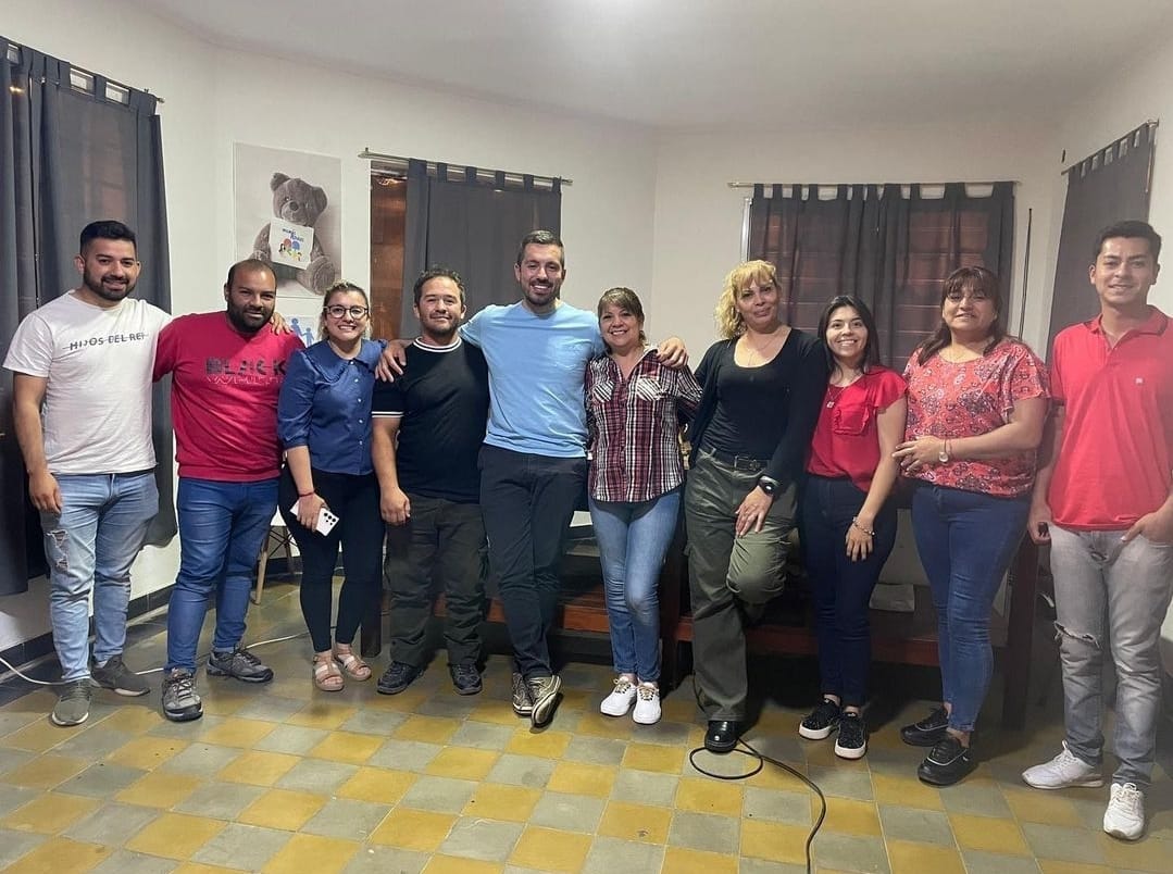 <a href="/Nico_MartinezD/">Nico Martínez Delgado</a>  con sus concejales y equipo puso primera rumbo al 19/11.. <a href="/SergioMassa/">Sergio Massa</a>   Presidente- <a href="/QuintelaRicardo/">Ricardo Quintela</a>