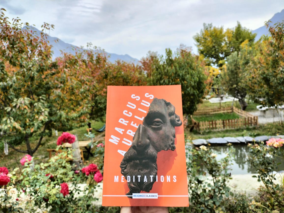 Chapter1Gilgit's tweet image. We took a book with us. #reading #autumn #meditations #marcusaurelias #gilgit