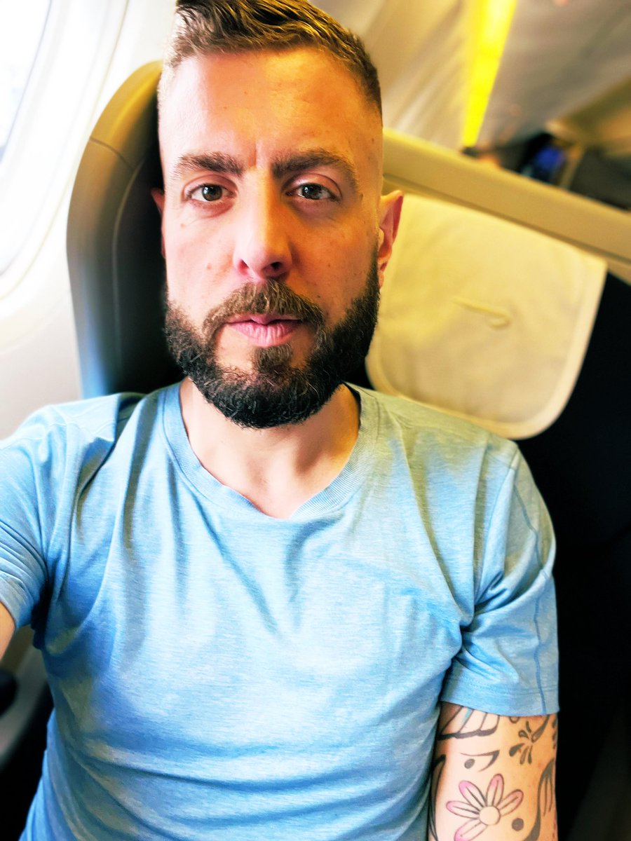 TimmyKernow's tweet photo. When your aircraft hasn’t been refurbed! Looking forward to a fabulous flight to LAX and Cali adventures beyond.🇺🇸☀️🏳️🌈
#BA281 #LHR to #LAX #FirstWorldProblems #Holiday #ClubWorld #SeeIDoIncludeMyMisterInPhotosSometimes https://t.co/1EMGabApRr