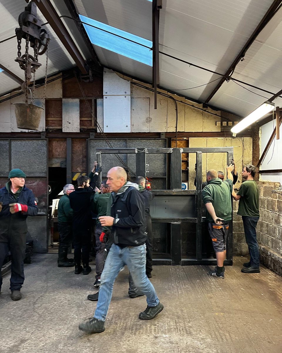 Exciting things happening at Dean Forge HQ. It’s all hands on deck getting the new machinery into the workshop. Stay tuned for more updates…