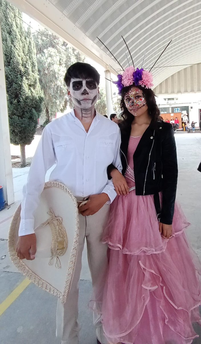 Escuela158's tweet photo. Actividad de día de muertos concurso de disfraces por parte de la población escolar https://t.co/YxujZoyzs5