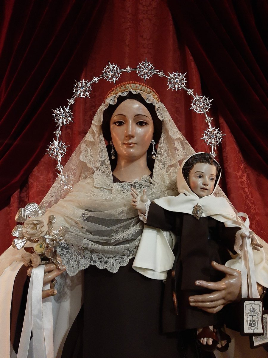 Besamanos de Ánimas a Nuestra Señora del Carmen del Santo Ángel.

@CarmenStoAngel