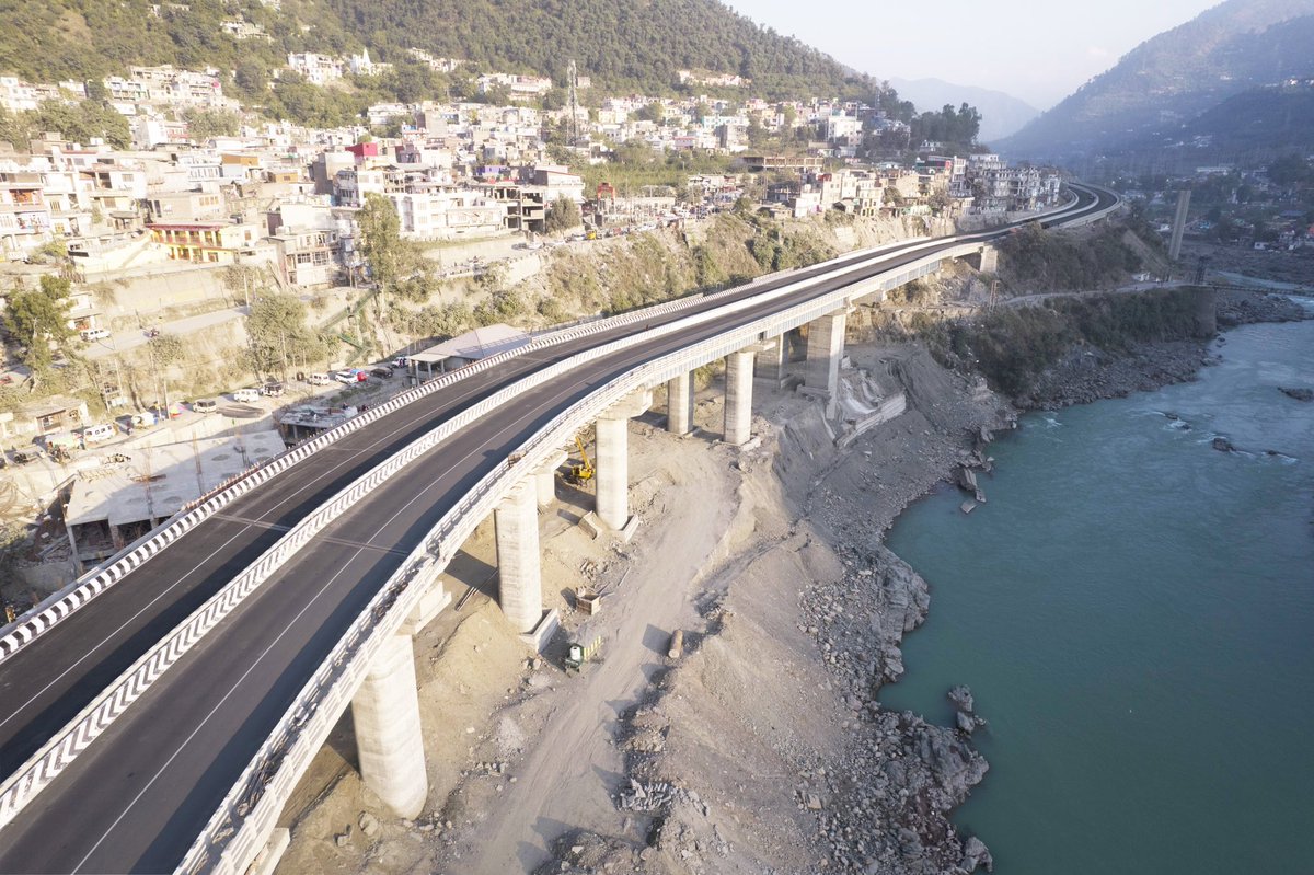 nitin_gadkari's tweet photo. 📍In Jammu and Kashmir, we have 𝐬𝐮𝐜𝐜𝐞𝐬𝐬𝐟𝐮𝐥𝐥𝐲 𝐜𝐨𝐦𝐩𝐥𝐞𝐭𝐞𝐝 𝐭𝐡𝐞 𝐜𝐨𝐧𝐬𝐭𝐫𝐮𝐜𝐭𝐢𝐨𝐧 𝐨𝐟 𝐭𝐡𝐞 𝐑𝐚𝐦𝐛𝐚𝐧 𝐕𝐢𝐚𝐝𝐮𝐜𝐭, a remarkable feat spanning a length of 𝟏.𝟎𝟖 𝐤𝐢𝐥𝐨𝐦𝐞𝐭𝐞𝐫𝐬 𝐰𝐢𝐭𝐡 𝟒 𝐥𝐚𝐧𝐞𝐬. The project, 𝐛𝐮𝐢𝐥𝐭 𝐚𝐭 𝐚 𝐜𝐨𝐬𝐭 𝐨𝐟 ₹𝟑𝟐𝟖 𝐜𝐫𝐨𝐫𝐞, 𝐢𝐬 𝐬𝐢𝐭𝐮𝐚𝐭𝐞𝐝 𝐨𝐧 𝐭𝐡𝐞 𝐔𝐝𝐡𝐚𝐦𝐩𝐮𝐫-𝐑𝐚𝐦𝐛𝐚𝐧 𝐬𝐞𝐜𝐭𝐢𝐨𝐧 𝐨𝐟 𝐍𝐚𝐭𝐢𝐨𝐧𝐚𝐥 𝐇𝐢𝐠𝐡𝐰𝐚𝐲-𝟒𝟒.
  
This extraordinary viaduct is composed of 26 spans and employs a combination of concrete and steel girders in its structural design. 𝐈𝐭𝐬 𝐜𝐨𝐦𝐩𝐥𝐞𝐭𝐢𝐨𝐧 𝐬𝐢𝐠𝐧𝐢𝐟𝐢𝐜𝐚𝐧𝐭𝐥𝐲 𝐚𝐥𝐥𝐞𝐯𝐢𝐚𝐭𝐞𝐬 𝐭𝐫𝐚𝐟𝐟𝐢𝐜 𝐜𝐨𝐧𝐠𝐞𝐬𝐭𝐢𝐨𝐧 𝐢𝐧 𝐑𝐚𝐦𝐛𝐚𝐧 𝐁𝐚𝐳𝐚𝐫, 𝐟𝐚𝐜𝐢𝐥𝐢𝐭𝐚𝐭𝐢𝐧𝐠 𝐭𝐡𝐞 𝐬𝐦𝐨𝐨𝐭𝐡𝐞𝐫 𝐟𝐥𝐨𝐰 𝐨𝐟 𝐯𝐞𝐡𝐢𝐜𝐥𝐞𝐬.
 
Embracing the visionary leadership of PM Shri @narendramodi Ji, we stand dedicated to providing Jammu and Kashmir with a superlative highway infrastructure. This monumental achievement not only propels regional economic prosperity but also augments its allure as a top-tier tourist haven.
#PragatiKaHighway #GatiShakti