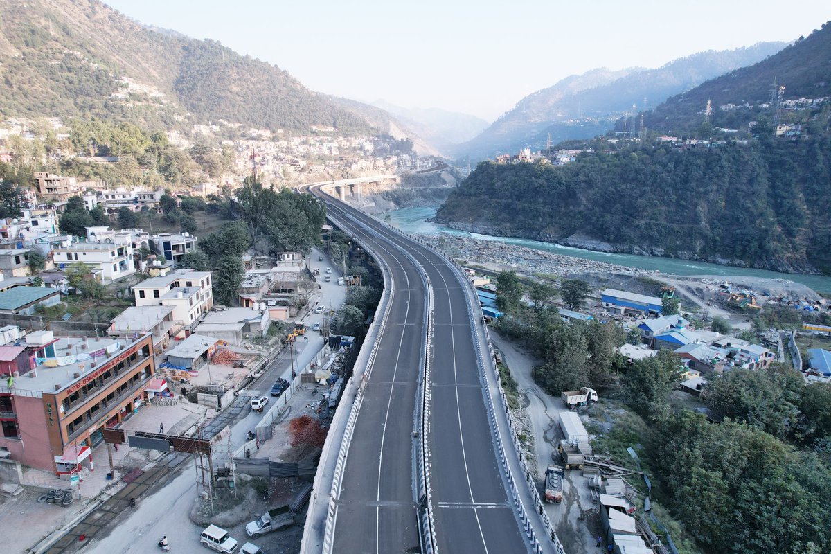 nitin_gadkari's tweet photo. 📍In Jammu and Kashmir, we have 𝐬𝐮𝐜𝐜𝐞𝐬𝐬𝐟𝐮𝐥𝐥𝐲 𝐜𝐨𝐦𝐩𝐥𝐞𝐭𝐞𝐝 𝐭𝐡𝐞 𝐜𝐨𝐧𝐬𝐭𝐫𝐮𝐜𝐭𝐢𝐨𝐧 𝐨𝐟 𝐭𝐡𝐞 𝐑𝐚𝐦𝐛𝐚𝐧 𝐕𝐢𝐚𝐝𝐮𝐜𝐭, a remarkable feat spanning a length of 𝟏.𝟎𝟖 𝐤𝐢𝐥𝐨𝐦𝐞𝐭𝐞𝐫𝐬 𝐰𝐢𝐭𝐡 𝟒 𝐥𝐚𝐧𝐞𝐬. The project, 𝐛𝐮𝐢𝐥𝐭 𝐚𝐭 𝐚 𝐜𝐨𝐬𝐭 𝐨𝐟 ₹𝟑𝟐𝟖 𝐜𝐫𝐨𝐫𝐞, 𝐢𝐬 𝐬𝐢𝐭𝐮𝐚𝐭𝐞𝐝 𝐨𝐧 𝐭𝐡𝐞 𝐔𝐝𝐡𝐚𝐦𝐩𝐮𝐫-𝐑𝐚𝐦𝐛𝐚𝐧 𝐬𝐞𝐜𝐭𝐢𝐨𝐧 𝐨𝐟 𝐍𝐚𝐭𝐢𝐨𝐧𝐚𝐥 𝐇𝐢𝐠𝐡𝐰𝐚𝐲-𝟒𝟒.
  
This extraordinary viaduct is composed of 26 spans and employs a combination of concrete and steel girders in its structural design. 𝐈𝐭𝐬 𝐜𝐨𝐦𝐩𝐥𝐞𝐭𝐢𝐨𝐧 𝐬𝐢𝐠𝐧𝐢𝐟𝐢𝐜𝐚𝐧𝐭𝐥𝐲 𝐚𝐥𝐥𝐞𝐯𝐢𝐚𝐭𝐞𝐬 𝐭𝐫𝐚𝐟𝐟𝐢𝐜 𝐜𝐨𝐧𝐠𝐞𝐬𝐭𝐢𝐨𝐧 𝐢𝐧 𝐑𝐚𝐦𝐛𝐚𝐧 𝐁𝐚𝐳𝐚𝐫, 𝐟𝐚𝐜𝐢𝐥𝐢𝐭𝐚𝐭𝐢𝐧𝐠 𝐭𝐡𝐞 𝐬𝐦𝐨𝐨𝐭𝐡𝐞𝐫 𝐟𝐥𝐨𝐰 𝐨𝐟 𝐯𝐞𝐡𝐢𝐜𝐥𝐞𝐬.
 
Embracing the visionary leadership of PM Shri @narendramodi Ji, we stand dedicated to providing Jammu and Kashmir with a superlative highway infrastructure. This monumental achievement not only propels regional economic prosperity but also augments its allure as a top-tier tourist haven.
#PragatiKaHighway #GatiShakti