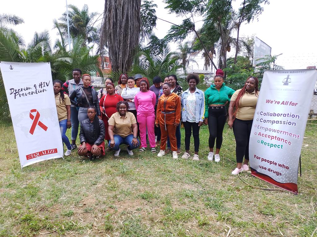 AWAdvocacy's tweet image. Today we stand with #PWUIDs advocating for dignity, health &amp;amp; compassion.
On this #InternationalDrugUsersDay we emphasize the urgent need for harm reduction services in 🇿🇼 Gaps around SRHR &amp;amp; HIV for women who use drugs must be addressed to ensure holistic care. #SupportDontPunish