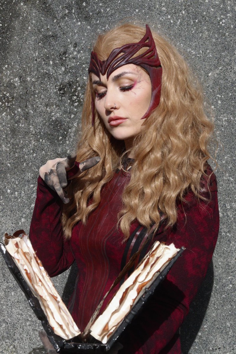 Had the best time at MCM this weekend! Finally managed to cosplay my creepy version of Scarlet Witch! She’ll definitely be returning soon👀 
I did some really fun shoots and collabs this day so keep an eye out!

#mcmlondon #mcmoctober #scarletwitch <a href="/MarvelStudios/">Marvel Studios</a> <a href="/Disney/">Disney</a>