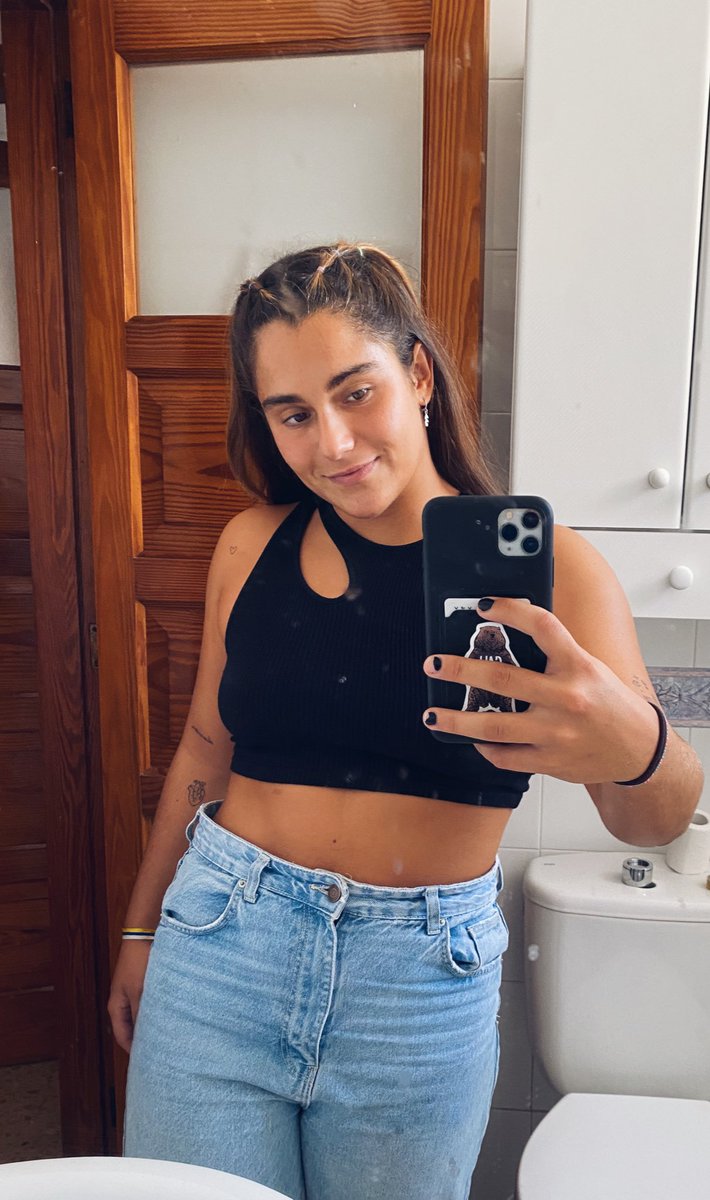 un poco susio el espejo :3