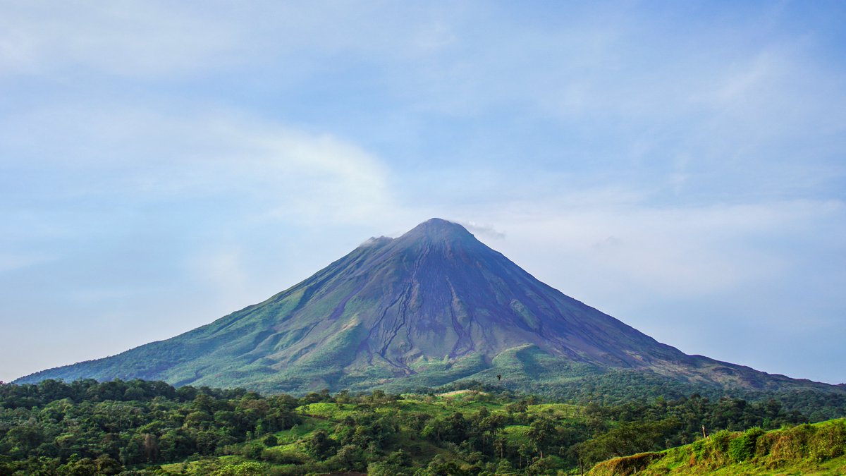 🦥From rainforests teeming with life to miles of white sandy shores, #CostaRica is one of the world's most biodiverse countries; we're delighted that @Visit_CostaRica is supporting this year's gala with fine wines to accompany the dinner. We'll drink to that! 🥂 #bgtwawards2023