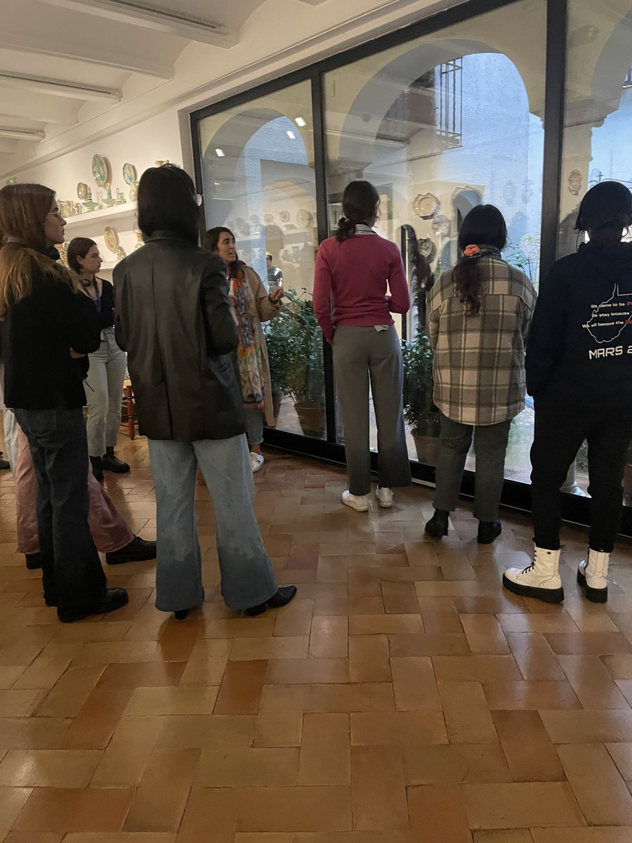 Gracias al <a href="/MuseoSorolla/">Museo Sorolla</a> y Guiomar por su visita con storytelling para el Proyecto Innova #quedamosenelmuseo con <a href="/OficinaRI_UCM/">UCM Global</a> <a href="/Carmen_Villaaar/">CARMEN 🌻🌵</a> Ana Cardozo