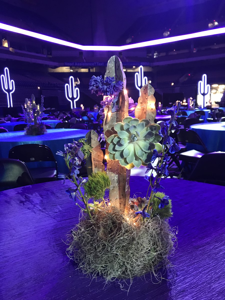 We like to create a mood with lighting at our events!

#eventexpertise #eventpros #eventdesign #specialevents #eventprofs  #eventmanagement #womenrun #detailfocused #eventplanning #corporateevents #businessevents #meetingprofs #conferences #meetings #florals #lighting #decor