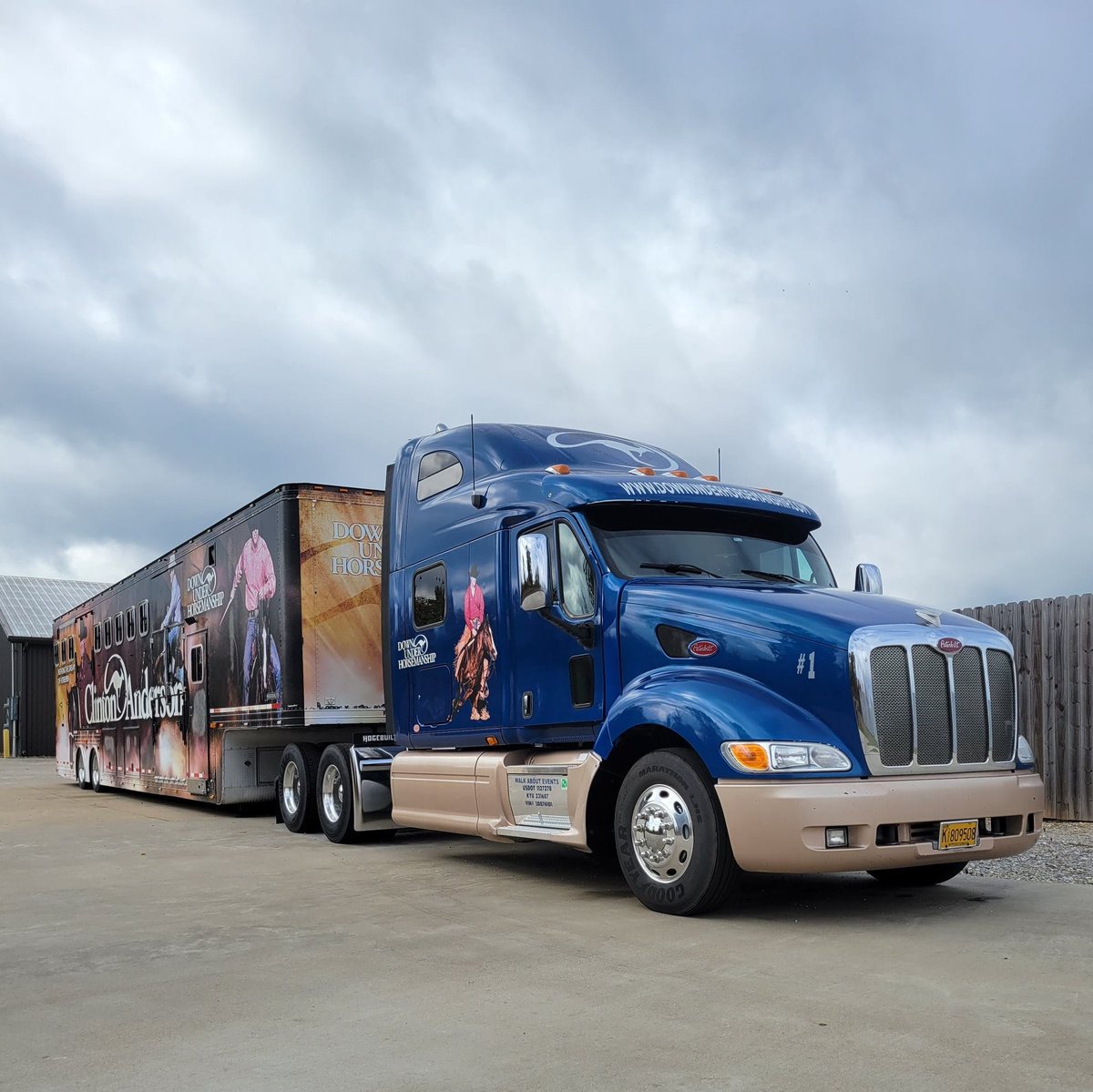 DownunderHorse's tweet photo. It was a drizzly, chilly pack up for the Conroe, TX #WalkaboutTour presented by @RitchieWaterers this weekend, but our team got it done 🙌 Big Blue heads to Lone Star Convention & Expo Center today! https://t.co/A3TmfQLhut