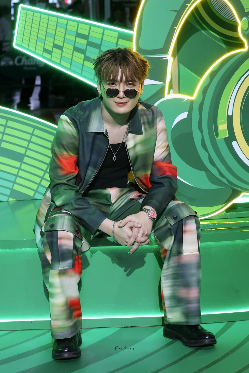 everyday__youu's tweet photo. มัฟมัฟเปิดโหมดเท่คับบ 😎

#KristPerawat https://t.co/zygMePQF7B