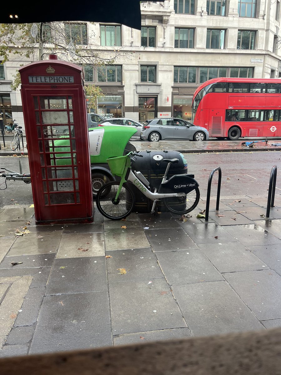 sequinstyless's tweet image. Harry come get your bike it misses you