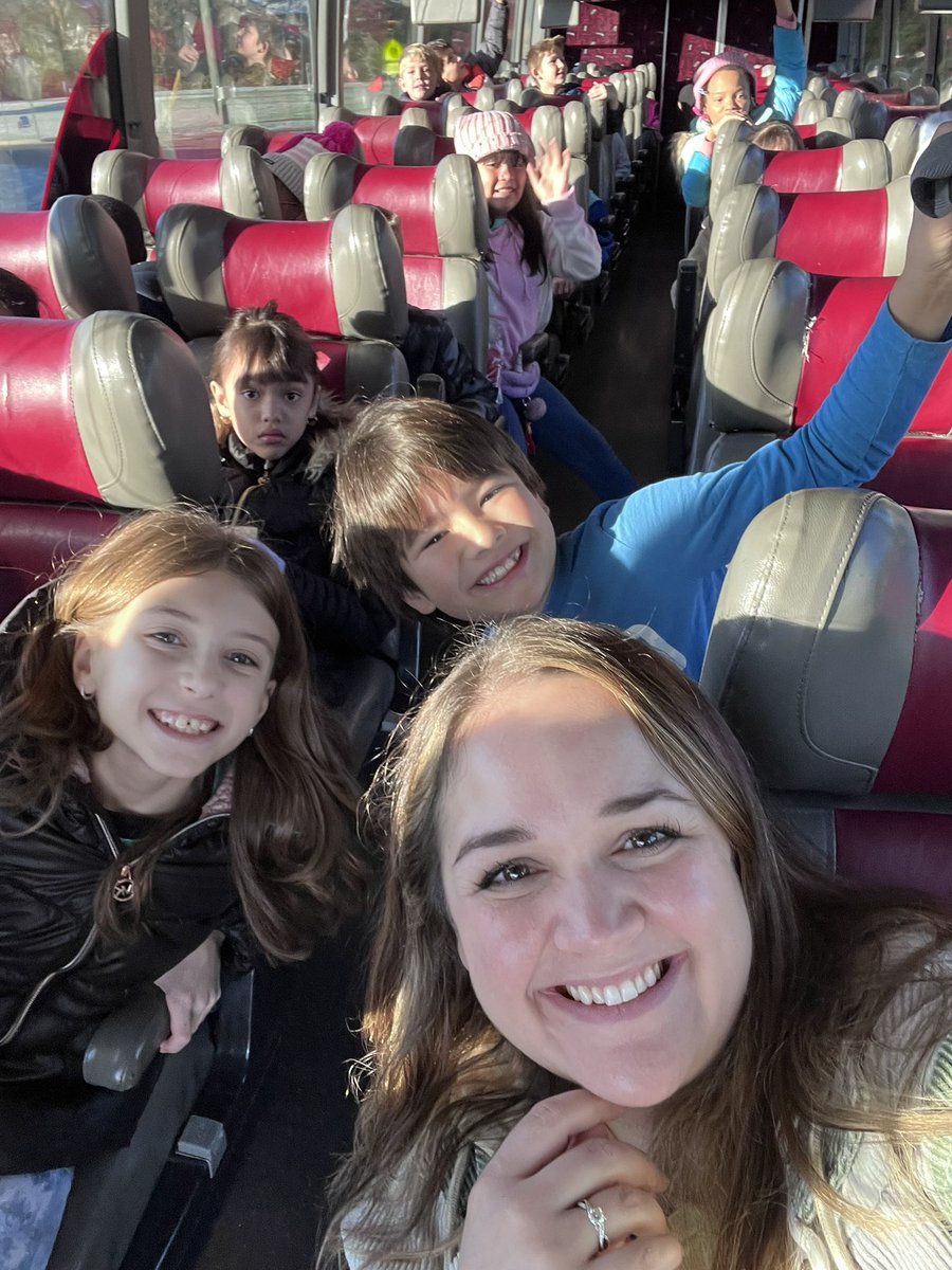 casseynmarshall's tweet photo. Off to Lansing with these fabulous third graders! @WixomEl @GovWhitmer @WalledLkSchools #wearewlcsd https://t.co/s4ZRefCgMH