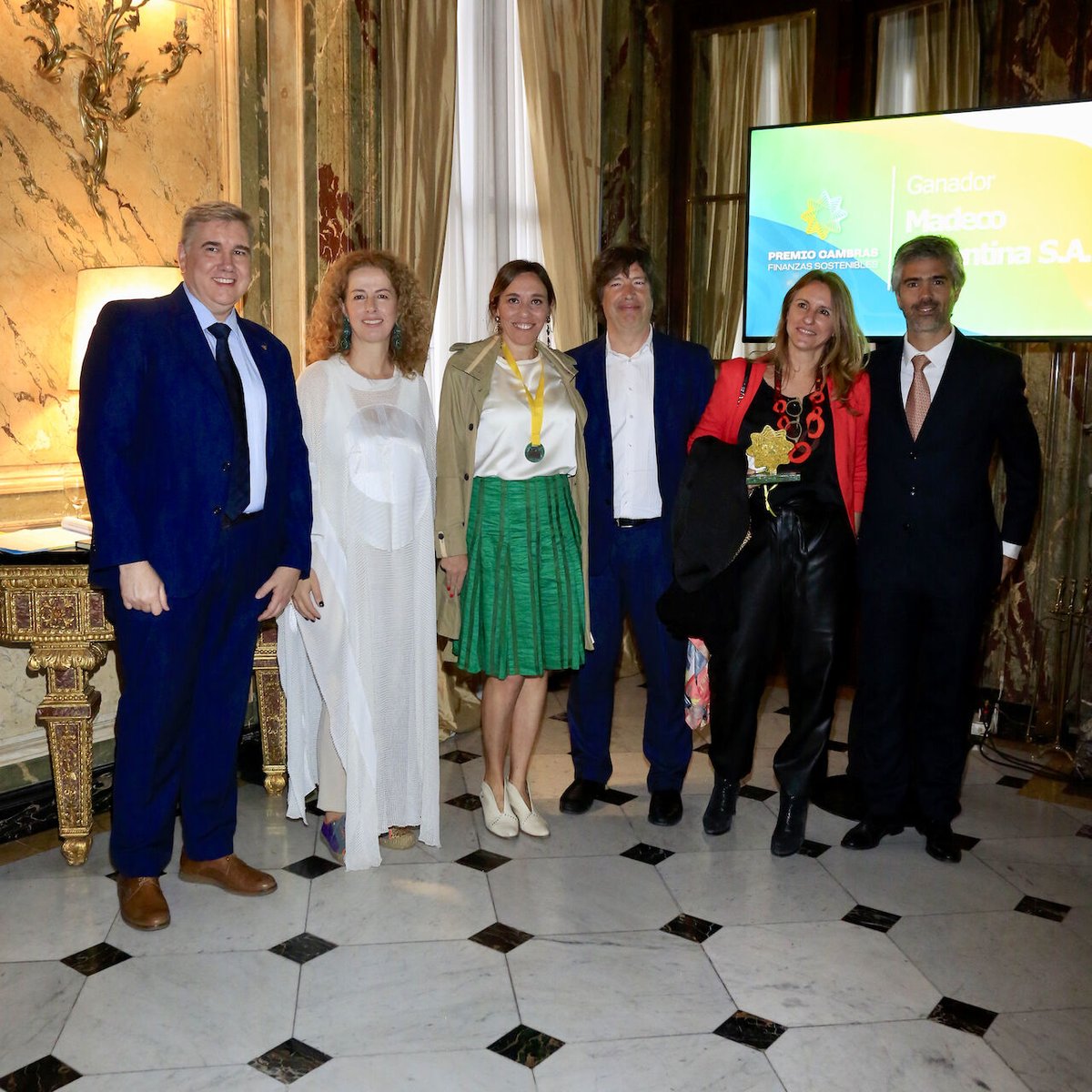 GrupoMariva's tweet photo. Felicitaciones Madeco Argentina S.A. por resultar ganadores del premio CAMBRAS 2023 en la categoría "Organizaciones Movilizadoras de Financiamiento Sostenible" .👏🏼. Fue un placer representarlos en esta premiación.
#Ewar #BonoVerde #Pyme #EmpresaBCertificada #PremiosCambras2023 https://t.co/AEX88LPwxB