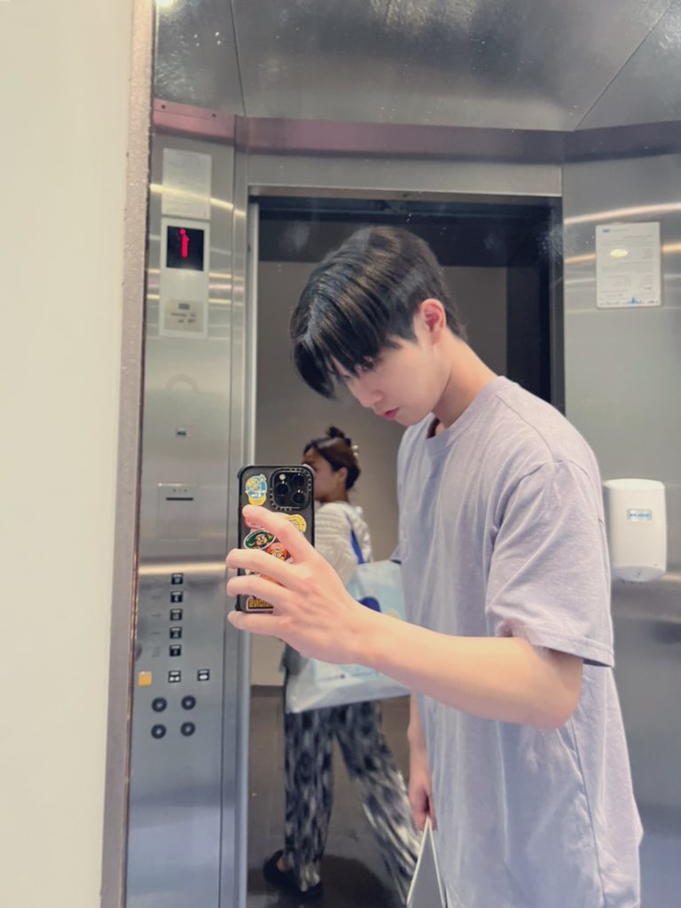 mynameis_yim's tweet image. รูปที่ถ่ายไว้เป็นภาพที่เก็บมูทอารมณ์ความรู้สึกณตอนนั้นๆ แบ่งให้ทุกคนดูเยย🥸

 #พี่เจตคนกลางLastQ #พี่เจตคนกลางซีรีส์2023 #Trailerพี่เจตคนกลาง