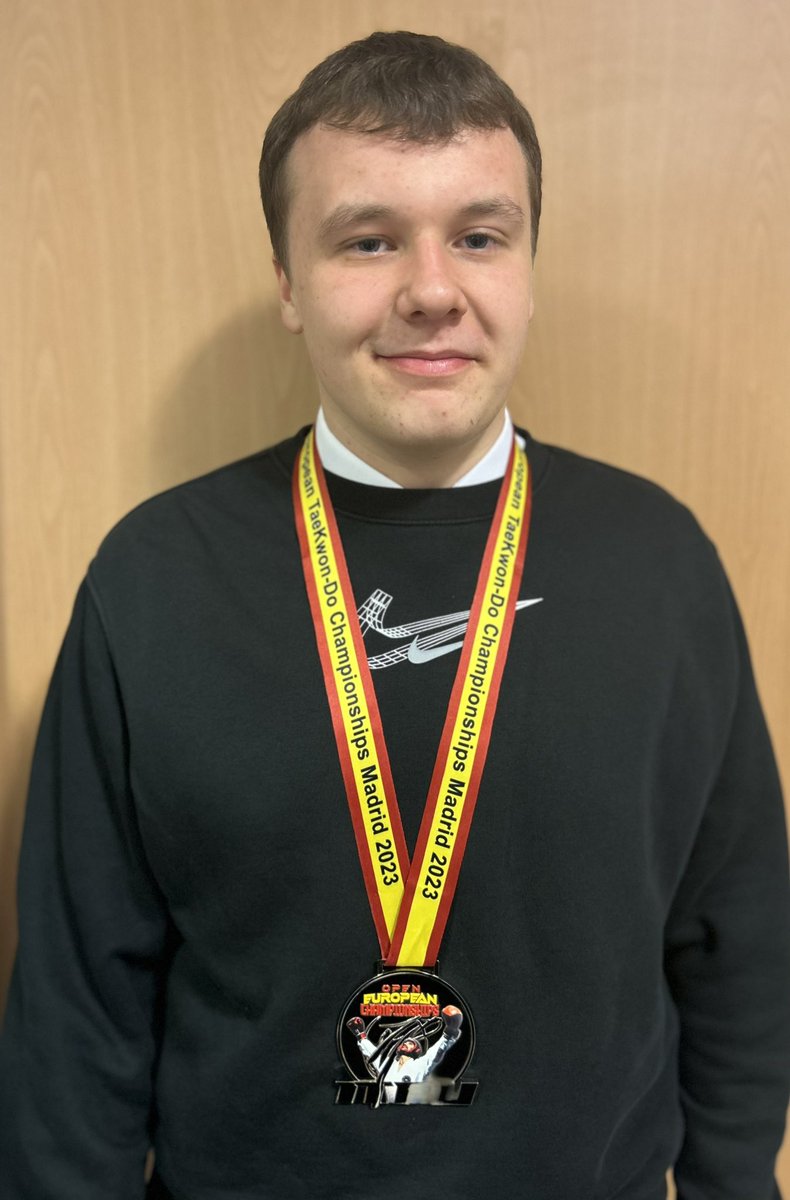 FHSCelebrateSuccess tweet media