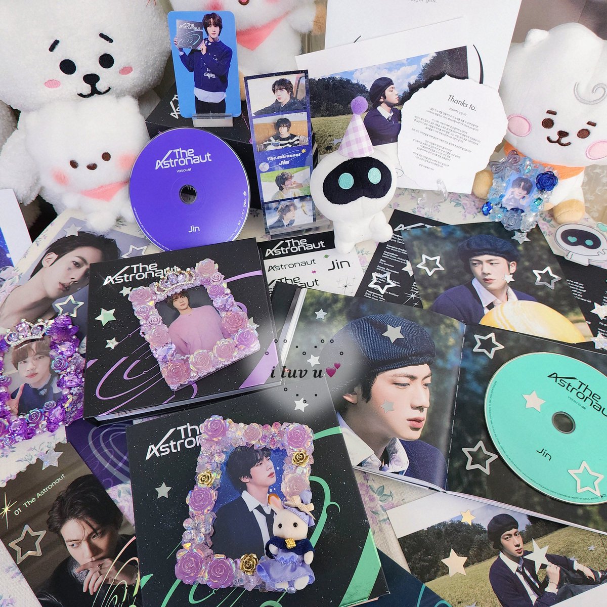 blooming_jjin's tweet photo. 🛸
𝑯𝒂𝒑𝒑𝒚 𝑻𝒉𝒆 𝑨𝒔𝒕𝒓𝒐𝒏𝒂𝒖𝒕𝒔 𝒅𝒂𝒚˳˖🧑🏻‍🚀

찌코덴님(@1204_haerabo)주최로
비아찌오(@cafe_viaggio)사장님과 함께한 석진이 디애넛 1주년 이벤트에 와주셔서 진심으로
감사했습니다💜제 공간이 아미분들의 따뜻한 온기로 가득 채워져 정말 행복했어요ᴗ˳ᴗ💫
#디애넛_지구착륙_벌써일년 https://t.co/mXDeAd0Tm4