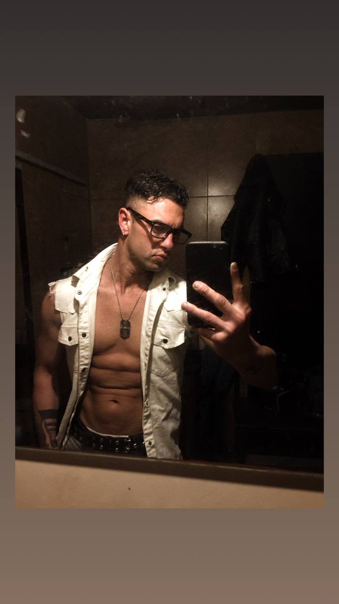 Adrianorock19's tweet photo. Ella me pide que le de 🥵 https://t.co/ftKWRdLTRF