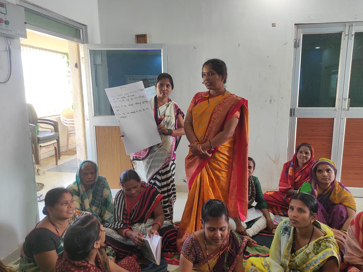 YSDIndia's tweet photo. Empowering Women through Social Accountability: Bridging the Gap 🌟 
Mahila Adhikar Mancha &amp; Nagarika Adhikar Mancha women and men are driving change with #SocialAccountability tools. They access rights, voice grievances, and monitor services via the #CommunityScoreCard method. https://t.co/xxvqKbEw59