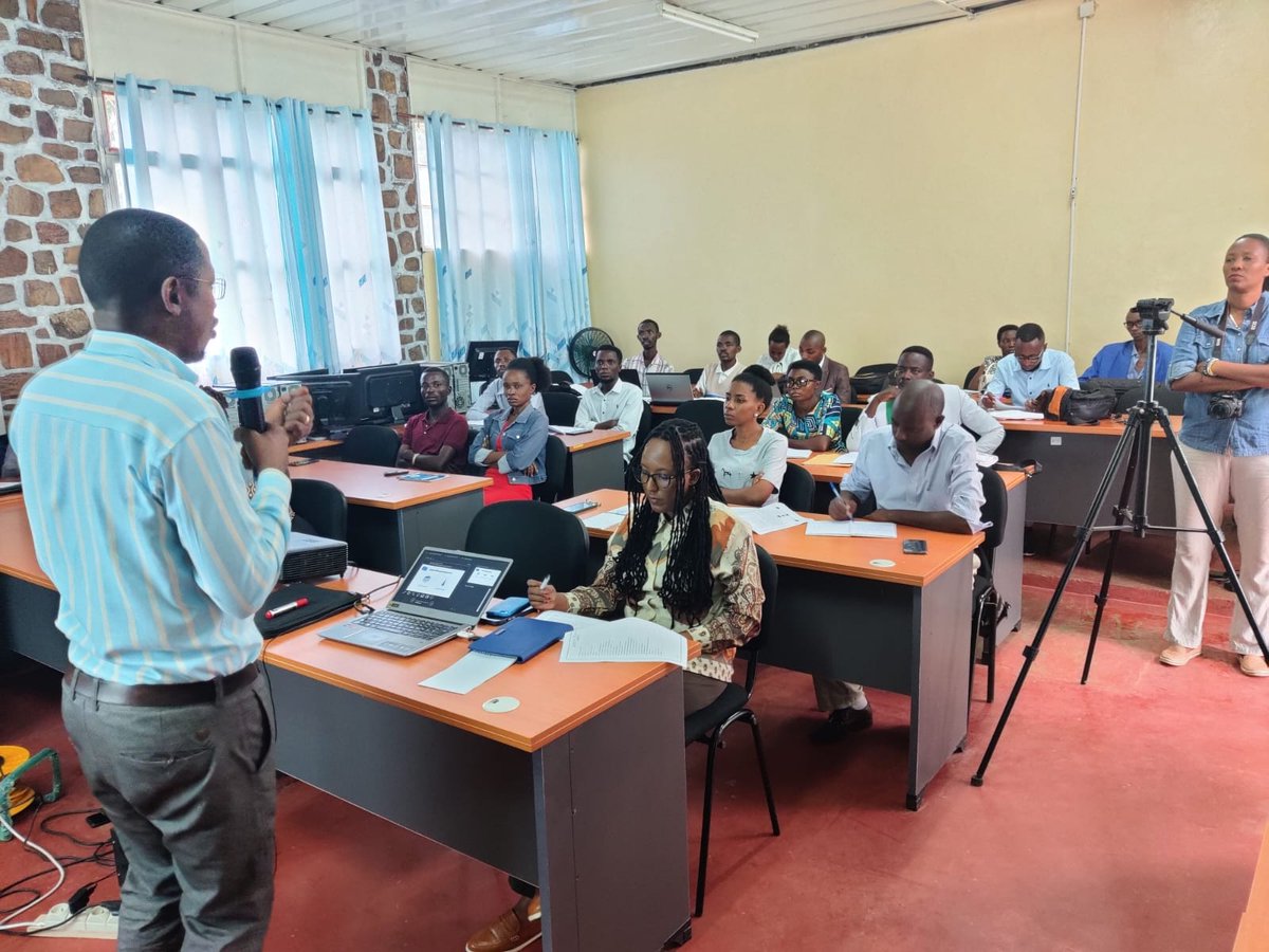 @DSIK_EA Burundi👋 Yesterday, we had a engaged with entrepreneurial stakeholders & the 1st cohort of CINAUB's entrepreneurship program. 'PRATIC' a new approach for entrepreneurial education was unveiled and an upcoming business plan competition for young @UB_Rumuri entrepreneurs.