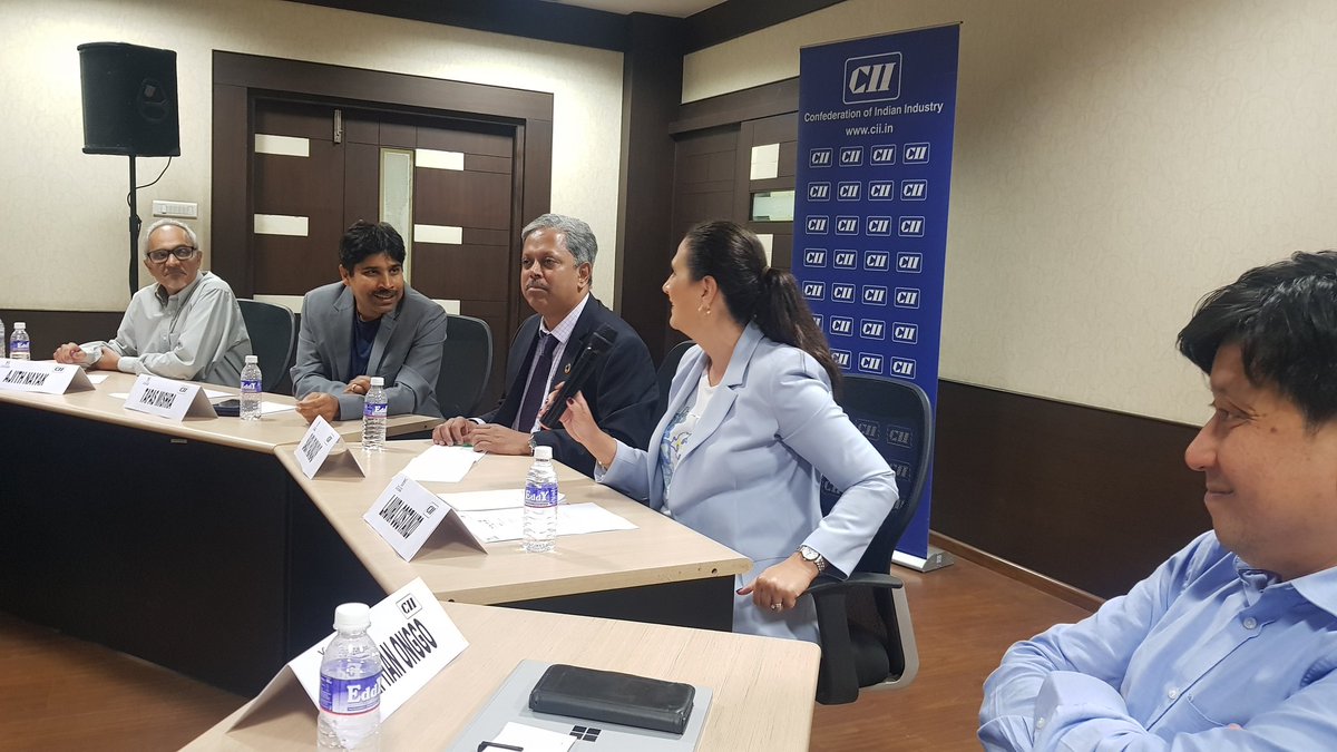 Professors Stephan Ongoo @s_ong, Laura Costanzo, Sabu Padmadas, Tapas Mishra & Ajit Nayak offering unique entrepreneurial insight to Young Indians of @FollowCII #coimbatore.