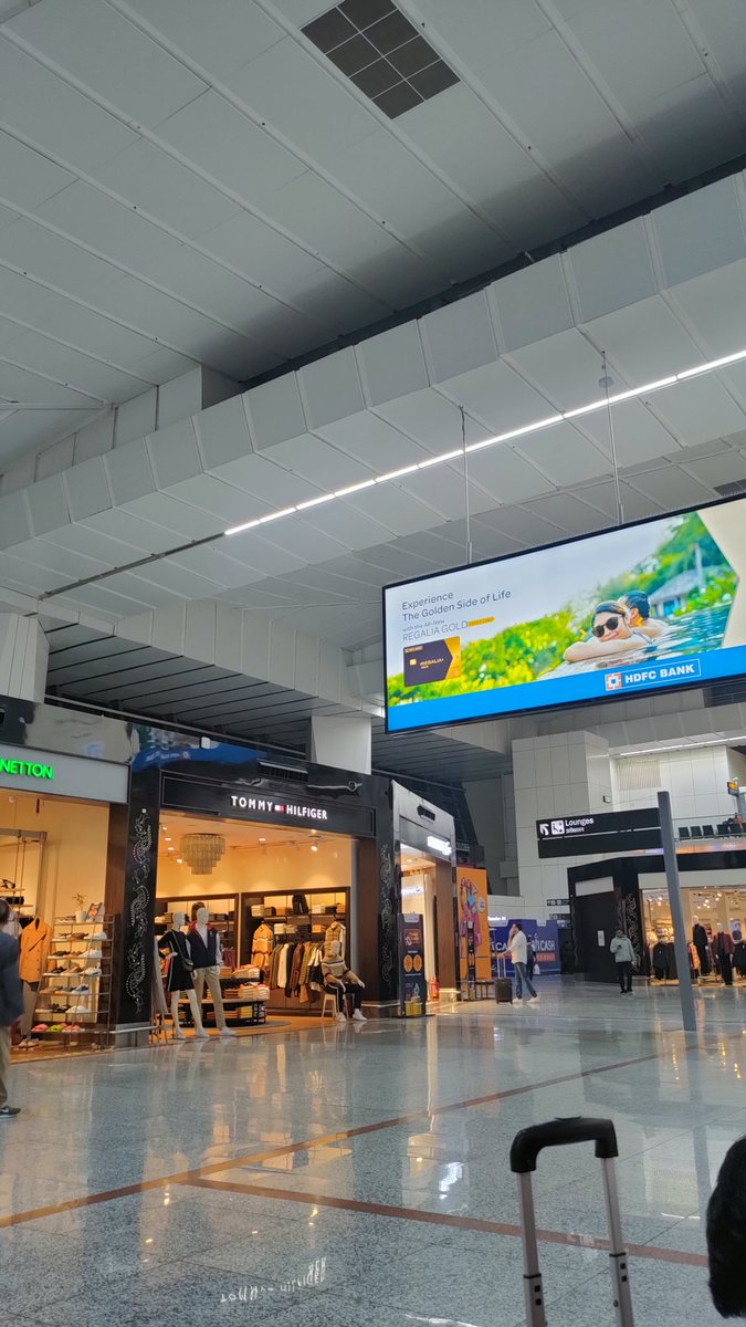 nikhil_thakre03's tweet photo. One of the best &amp; the cleanest airports in India #DelhiAirport #IndiraGandhiInternationalAirport ✈️
#traveldiaries #DelhitoPune #businesstrip https://t.co/u9e56G0Xk6