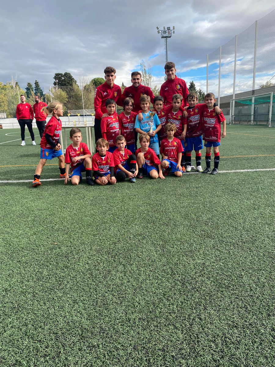UDMontecarlo's tweet photo. Terminado el Torneo Prebenjamin UD Montecarlo!!!

Campeón: UD Amistad
Subcampeon: Santa Isabel
Tercer clasificado: St Casablanca
Cuarto clasificado: UD Montecarlo A https://t.co/4uSNyjz7x9