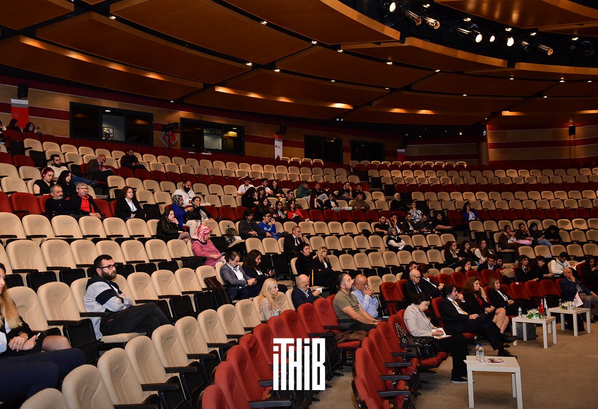 Yönetim Kurulu Üyemiz Sultan Tepe, İstanbul Kültür Üniversitesi İşletme Bölümü tarafından organize edilen 11. KOBİ’ler ve Verimlilik Kongresi’ne Tekstil ve Hazır Giyimde Dijitalizasyon başıklı panelde konuşmacı olarak katılım sağladı. “Yüksek Teknoloji ve Dijitalleşme, KOBİ’lere