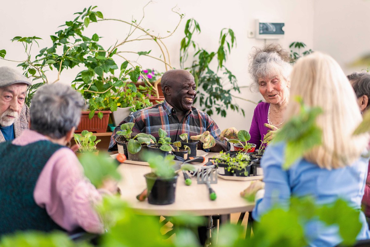 A new research project in partnership with @UnitedStSaviour will explore how food-based communal activities can support the health and wellbeing of older people in Bermondsey, London. Find out more about the LEMONADE project: bit.ly/lemonade-bu