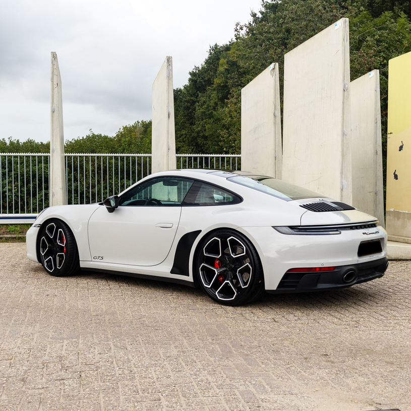 BaanVelgen's tweet photo. Porsche 992 GTS, including the BC Forged EH-T01 wheels, H&amp;R Lowering Springs for that perfect stance, and an IPE Exhaust system.

#Porsche992GTS #BCForgedWheels #HRLoweringSprings #IPEExhaust #LuxuryCars #CarLovers https://t.co/ZJ8DWjiv5h