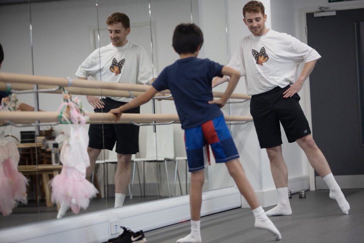 Welcome to Wandsworth (@wtowandsworth) on Twitter photo Happy World Ballet Day! 🩰 #WorldBalletDay
We're looking forward to Sat 18 Nov, when young people in years 10 - 13 are invited to join us at <a href="/RADheadquarters/">Royal Academy of Dance</a> for a free panel talk from #Wandsworth dance organisations exploring careers in dance.
✨Book bit.ly/WandsworthDisc… Happy World Ballet Day! 🩰 #WorldBalletDay
We're looking forward to Sat 18 Nov, when young people in years 10 - 13 are invited to join us at <a href="/RADheadquarters/">Royal Academy of Dance</a> for a free panel talk from #Wandsworth dance organisations exploring careers in dance.
✨Book bit.ly/WandsworthDisc…