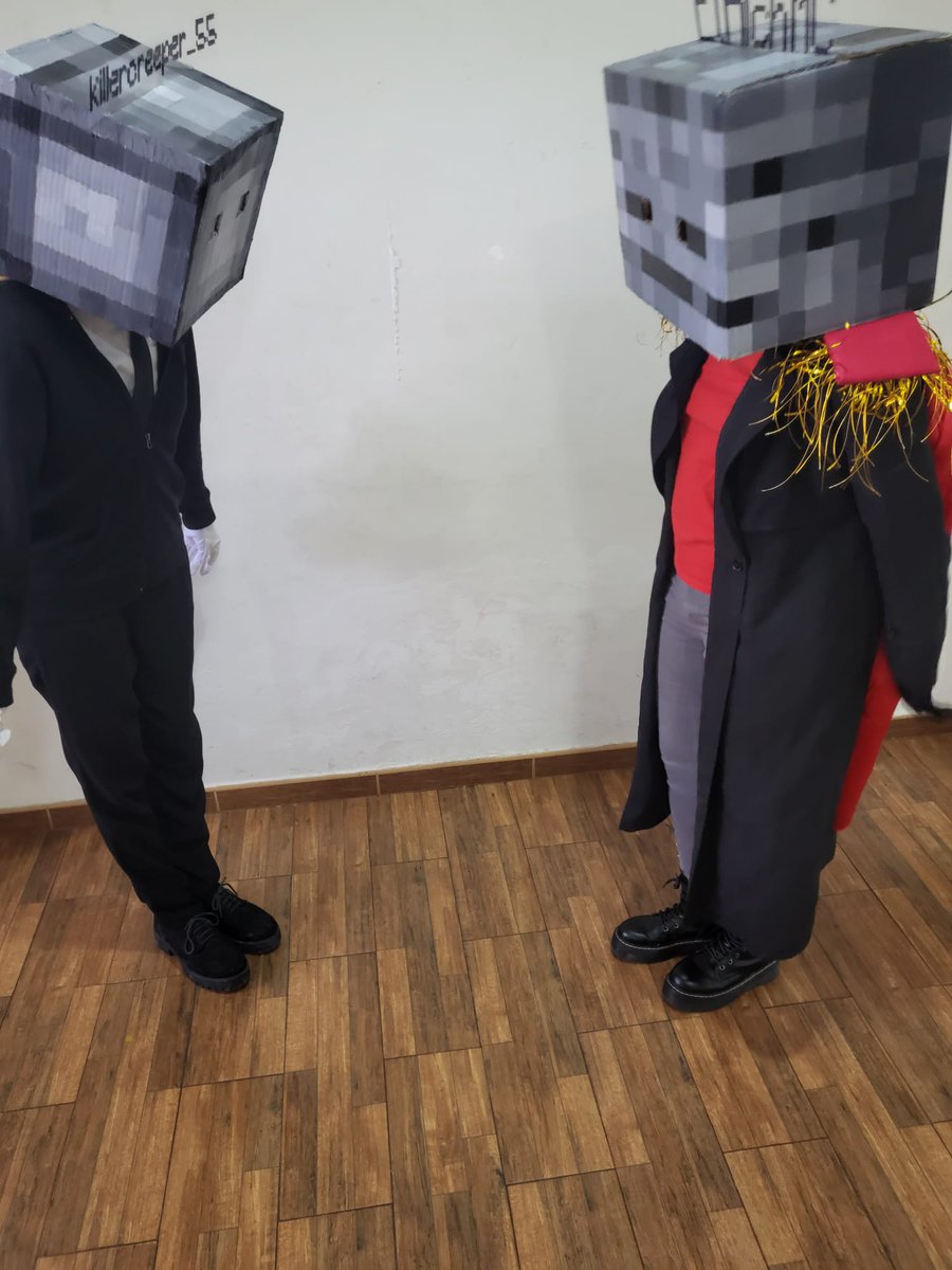 piinkueart's tweet photo. Creo que este Halloween ganamos nosotras #elrichmc #killercreeper_55 #Minecraft https://t.co/AlGc9U9BSm