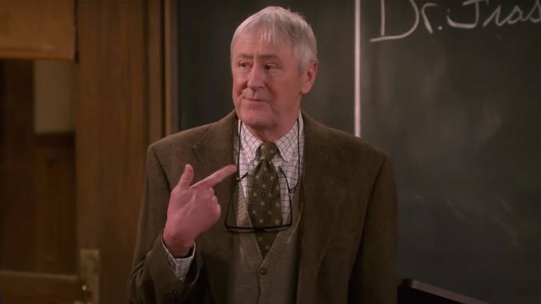 StephensTrek's tweet image. #Fraiser seems too have split the character Roz into Alan and Olivia: Alan taking all of the IDGAF attitude and Olivia taking the sibling/family drama