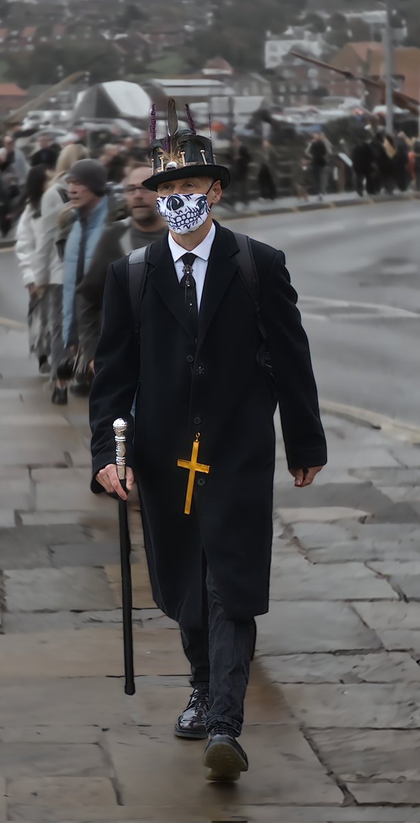 thehubzter's tweet photo. Whitby Goth weekend #ThePhotoHour #dailyphoto #PintoFotografia #photography #fotorshot #Viaastockaday #art #photooftheday #photographer #portraitphotography #people #gothweekend @wonderfulwhitby https://t.co/owOXLqA9xl