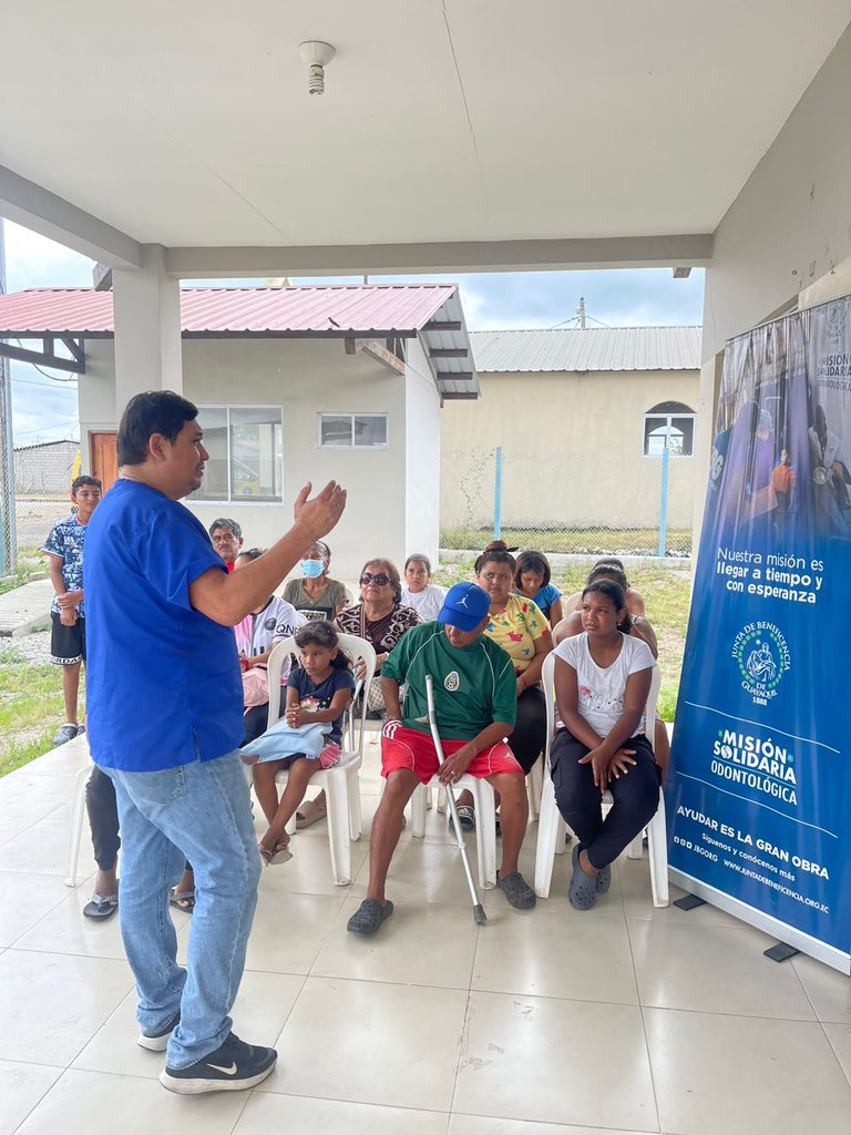 “ La única manera de hacer un gran trabajo es amar lo qué haces “.......