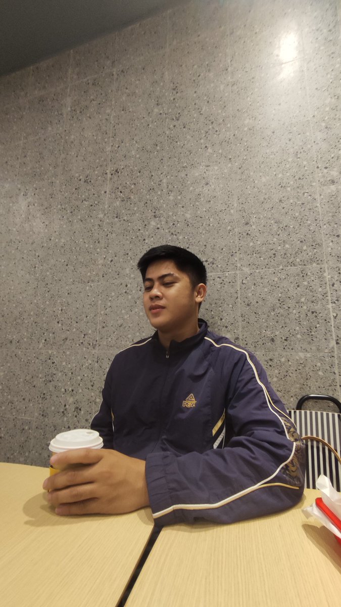 JayPapsi's tweet photo. Taga London https://t.co/pindGa6yqc