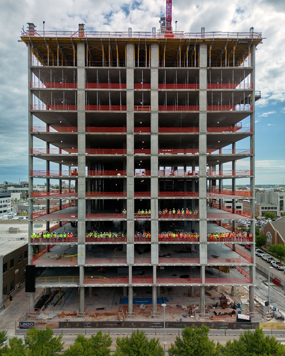 buildwithlingo's tweet photo. We recently celebrated topping out The Citizen with the trade partners that have helped us get this far! Big thanks to every person that has been on this project. #buildwithlingo https://t.co/UwpJR3spz0