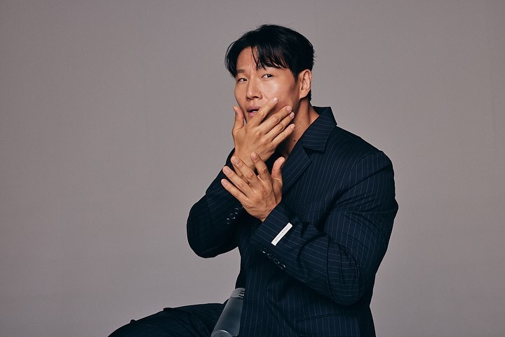 KJK_info_bot's tweet photo. 221101 21:20 김종국 인스타 피드 업데이트 #꾹스타 #kjk76
-
https://t.co/jeAEJYRJzM
-
아.. 왜 때려요..
#에스콰이어 #화보 #FMProject #Prizm https://t.co/YCPNCpkjGz