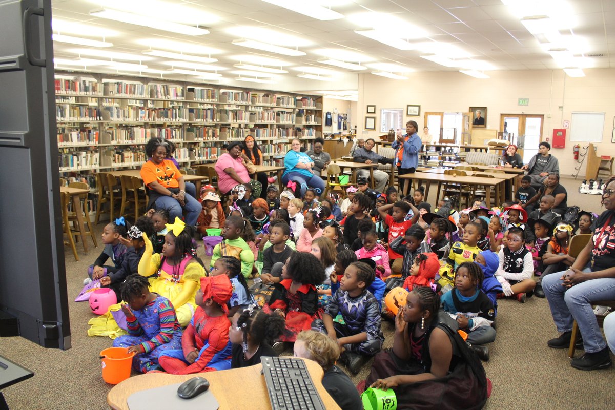 Phi Theta Kappa, Andrew Serves and the Library hosted about 100 Kindergarten and First Graders from Randolph Clay Elementary for Trick or Read! Thank you to everyone who helped with the activity by walking with the students or passing our candy! 🎃 #AndrewServes #PhiThetaKappa